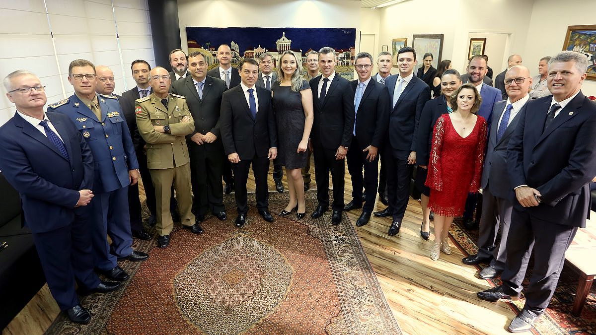 moises e daniela dao posse ao primeiro escalao do governo 20190102 2012300679