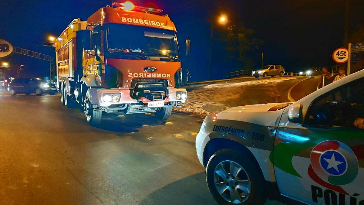 Vazamento de óleo na descida da Ponte Gabriel Arns causa transtornos no trânsito 8 Vazamento 1