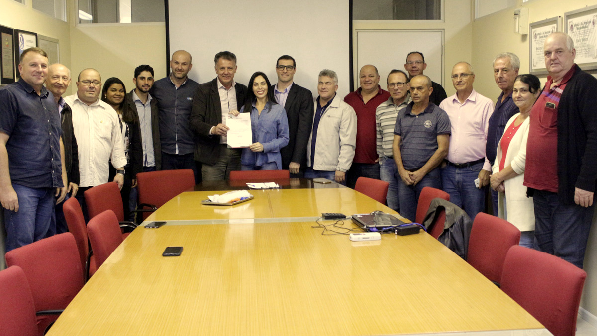 Ordem de serviço de pavimentação da Rod Francisco Ricken 39