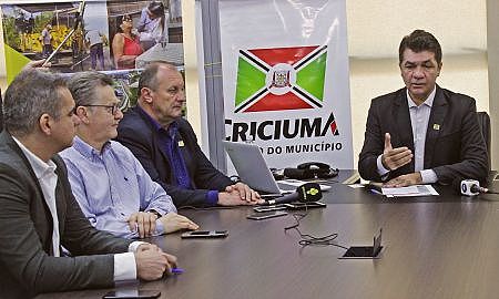 Coletiva sobre Meningite Foto Maria Henrique Leandro 12 1