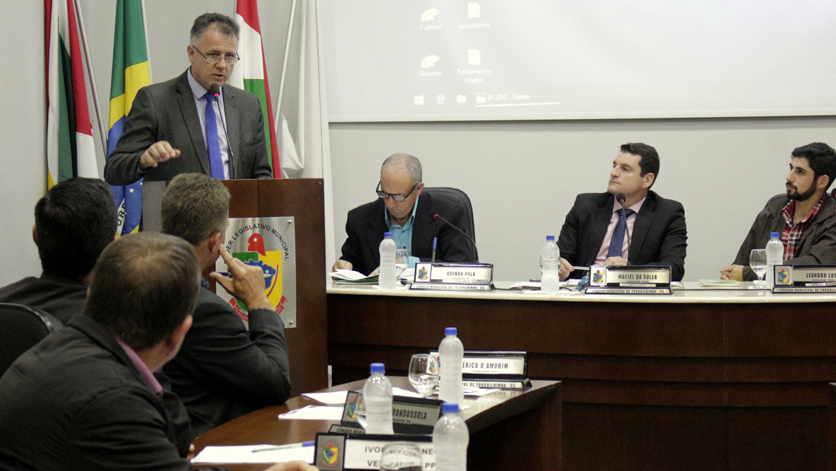 Prefeito Dimas na Câmara de Vereadores 12