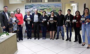 Servidores aposentados homenageados em Forquilhinha 34 1