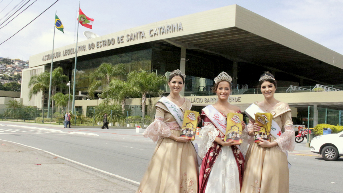 Corte da Heimatfest na Alesc 3