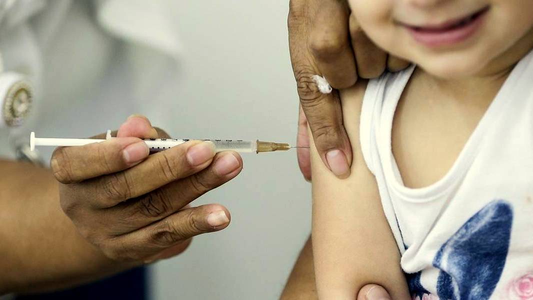 ilustração vacina sarampo 2