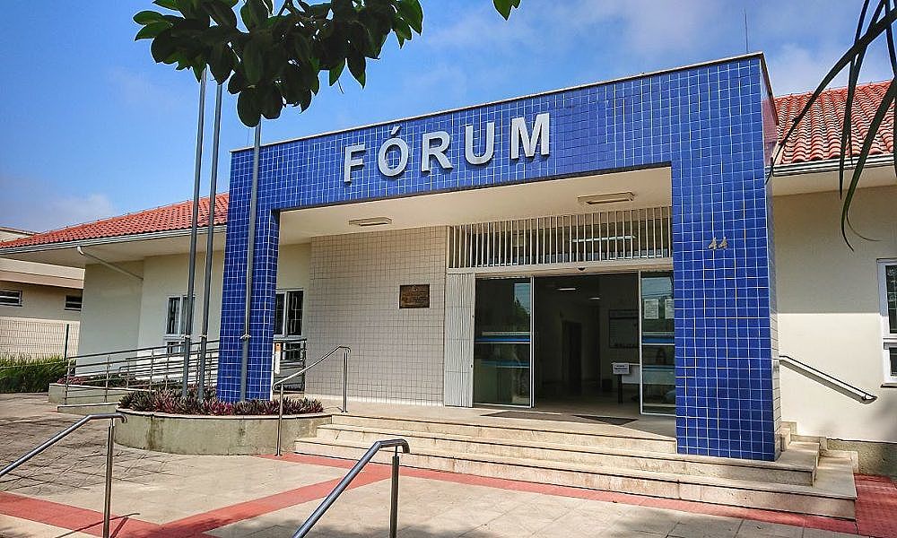 Fórum Forquilhinha Promotoria homem rosto