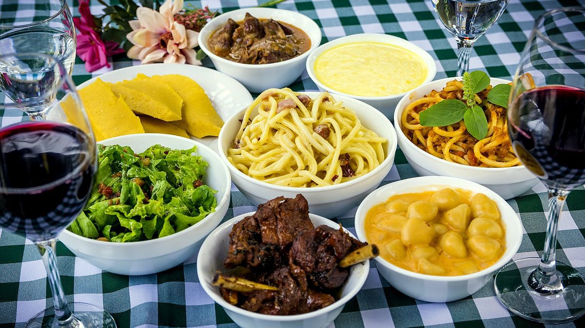 Restaurantes de Nova Veneza estarão abertos durante a temporada de verão 2