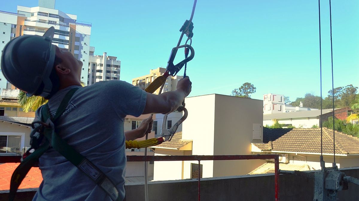 Qualificação da mão de obra reduzida