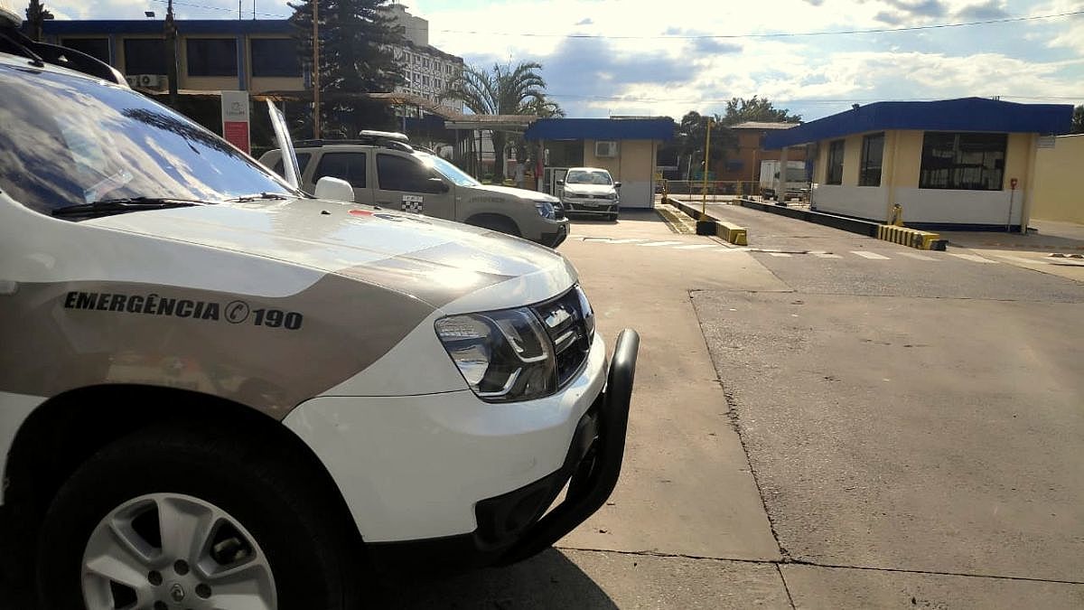 Em tumulto por conta do novo coronavírus, sindicalista é preso em frente à JBS 7 Tumulto 3