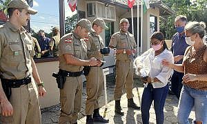 Distribuição de máscaras em Forquilhinha 6