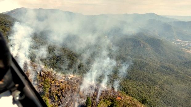 incendio e resgate morro do cambirela 20200428 2012480559