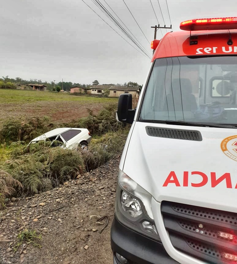 Carro e caminhão batem de frente na Jorge Lacerda 8 IMG 20200610 WA0256 01