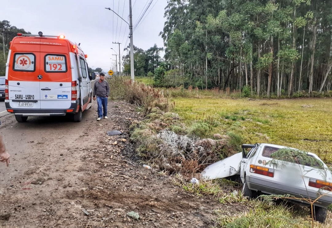 Carro e caminhão batem de frente na Jorge Lacerda 2 Point Blur Jun102020 212028 01