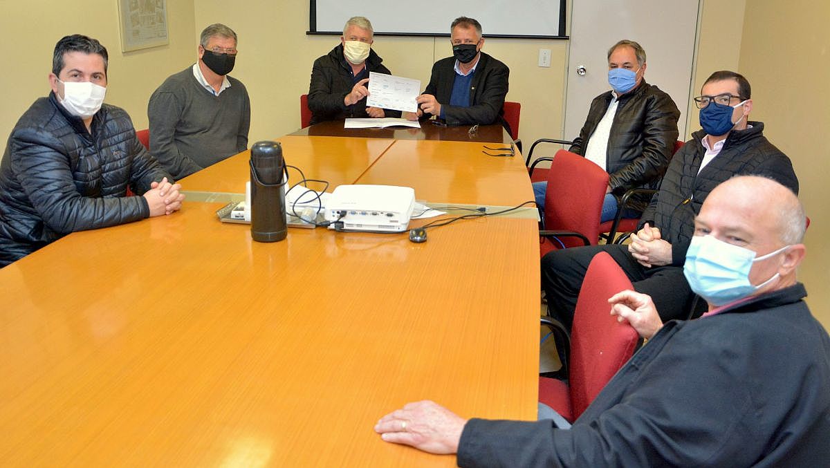 Entrega de emenda parlamentar para Forquilhinha 7