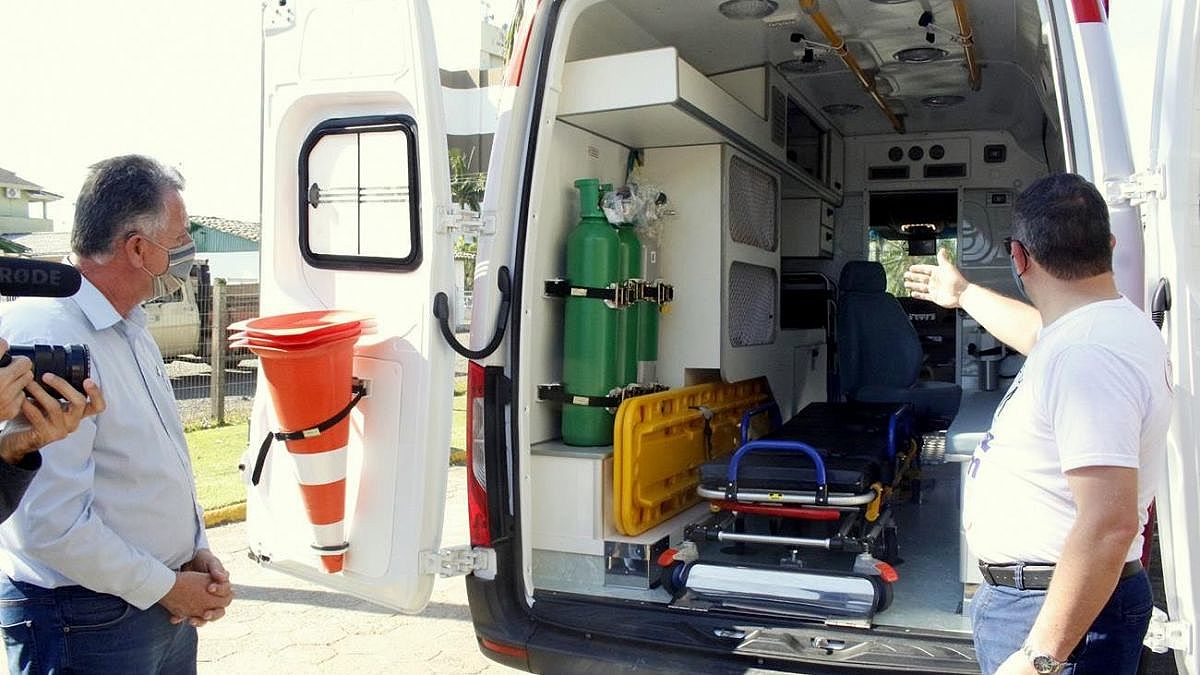 Forquilhinha recebe ambulância da JBS 4