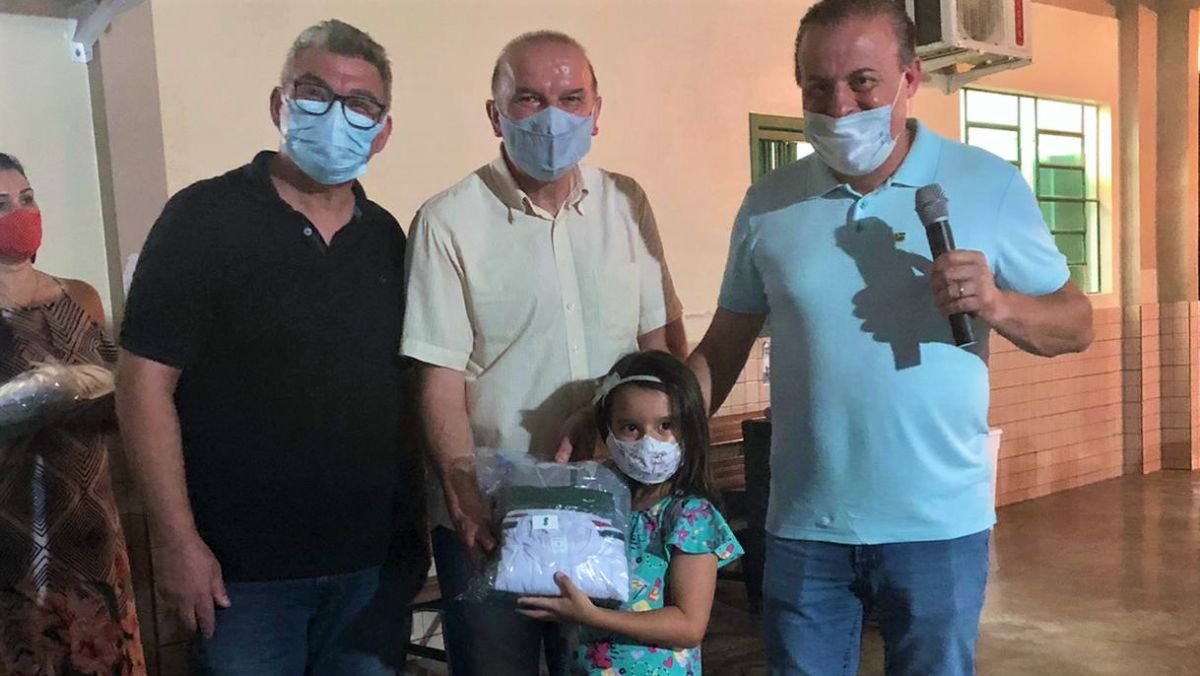 Entrega kits educacao 10