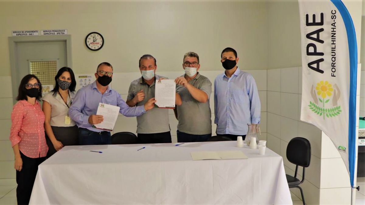 Forquilhinha renova parcerias com Apae e Acafor 7 Apae