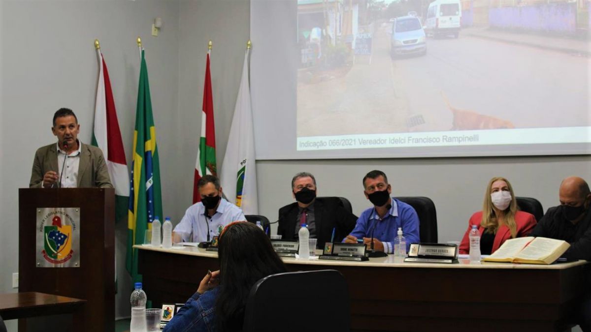 Dinho Rampinelli indicacao novos abrigos de passageiros