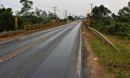 Preocupacao com pedestres e ciclistas em ponte da rodovia 1