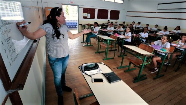 professor 20210831 1066402726