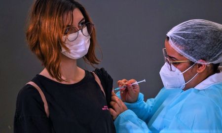 vacina adolescentes covid 19