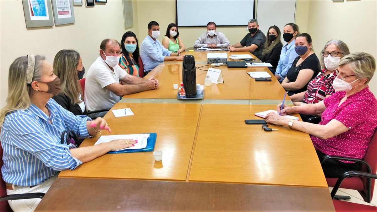 Assoc Grupo e Governo