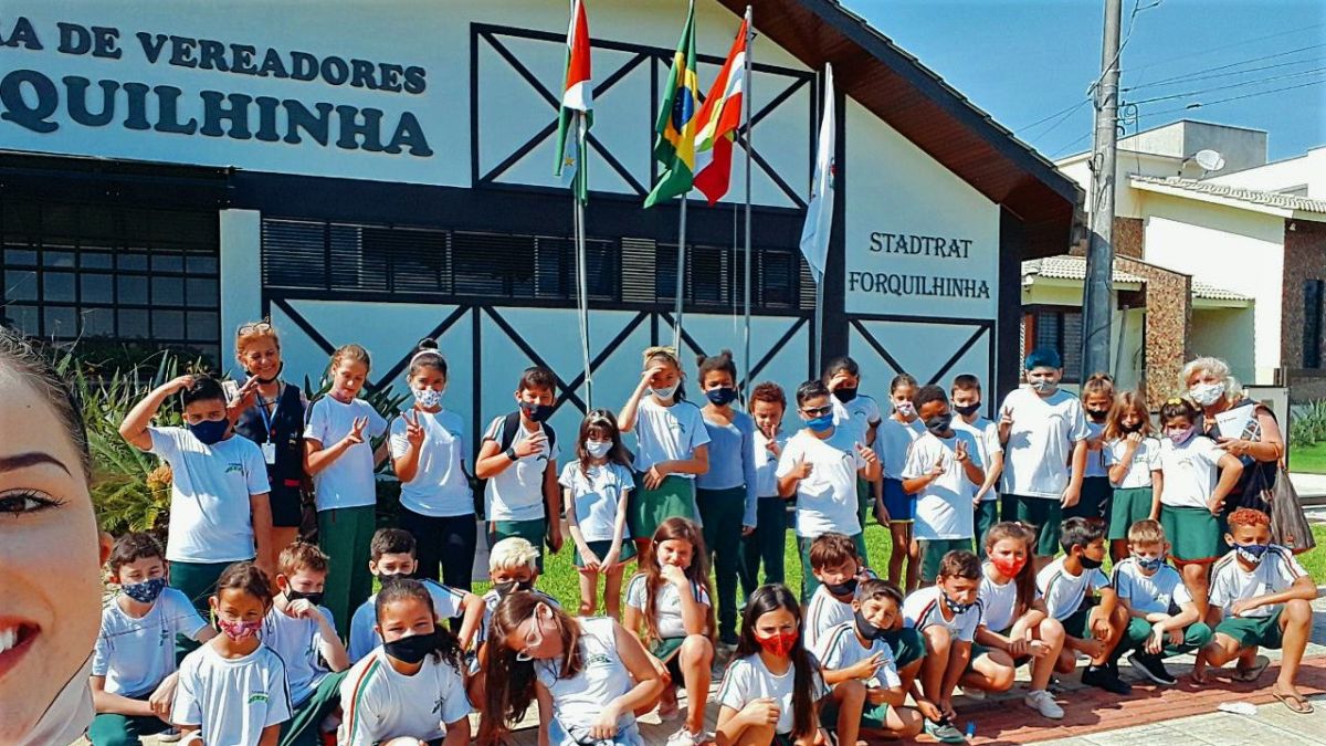 Alunos da Escola Jose Alessio na Camara de Forquilhinha 1