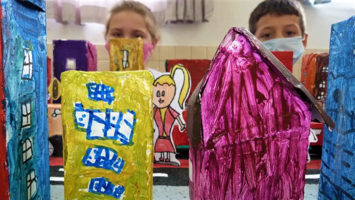 Projetos estao sendo apresentados pelos alunos FOTO Michele Picolo Bairro da Juventude