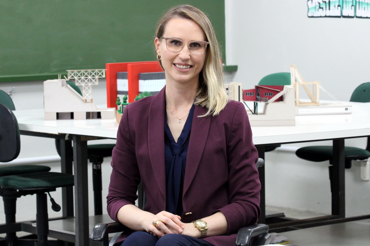 Aline Eyng Savi professora do curso de arquitetura 9 Daniela Savi