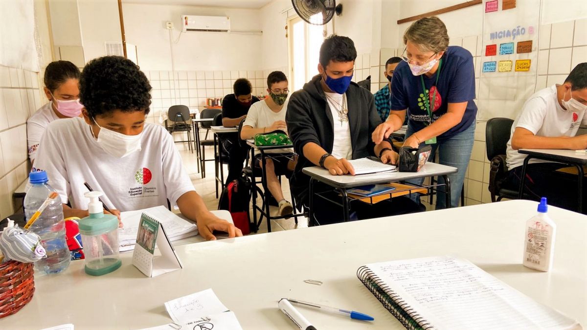 Instituto Diomicio Freitas 4