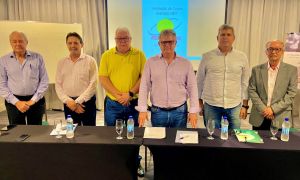 Presidente da Fecoerusc e da Coopera Walmir Joao Rampinelli conduziu a Assembleia