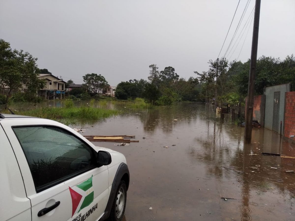 Chuva forte provoca alagamentos e interdita ruas em Forquilhinha 8 Rua Celso Roque Forgiarini Nova York