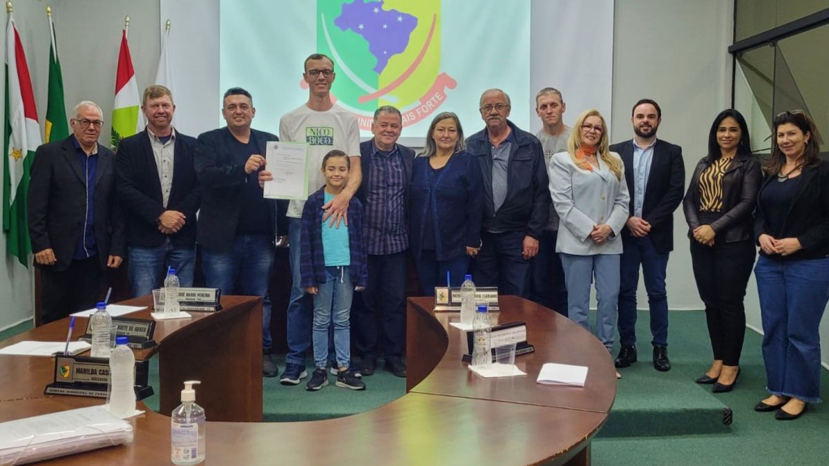 “Era uma tragédia anunciada, a situação foi pior que a de 1974”, desabafa morador sobre a cheia do Rio Sangão 8 Familiares de Elmar e Laureci na aprovacao do PL sobre nomes de ruas