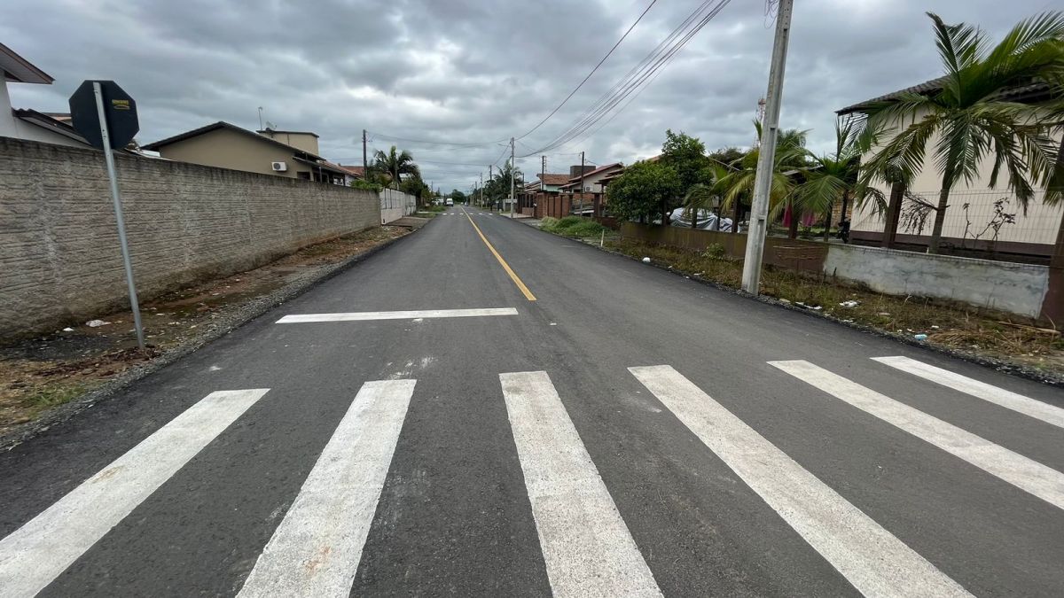 Ruas pavimentadas e reforma do Centro Comunitário são inauguradas na Vila Franca 2 rua