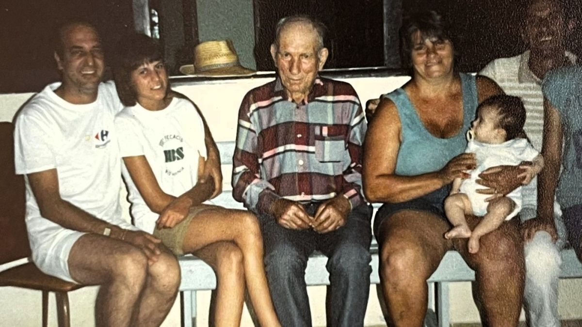 Rodovia Municipal Candido Colombo e oficialmente nomeada em homenagem a importante lider comunitario de Forquilhinha 1