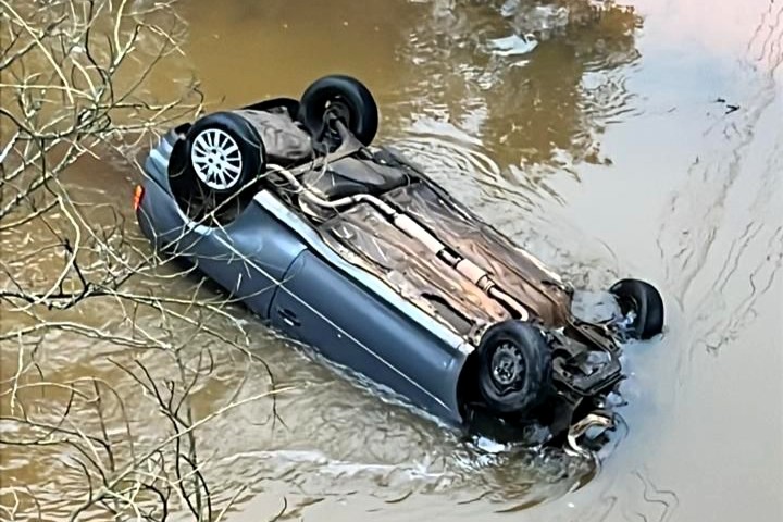 Homem morre após carro cair no Rio Sangão 7 WhatsApp Image 2025 10 26 at 21.52.50