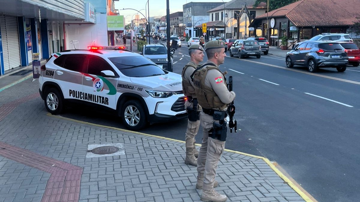Operação Sentinela: PM reforça policiamento e ostensividade em Forquilhinha 6 WhatsApp Image 2026 03 04 at 19.16.13