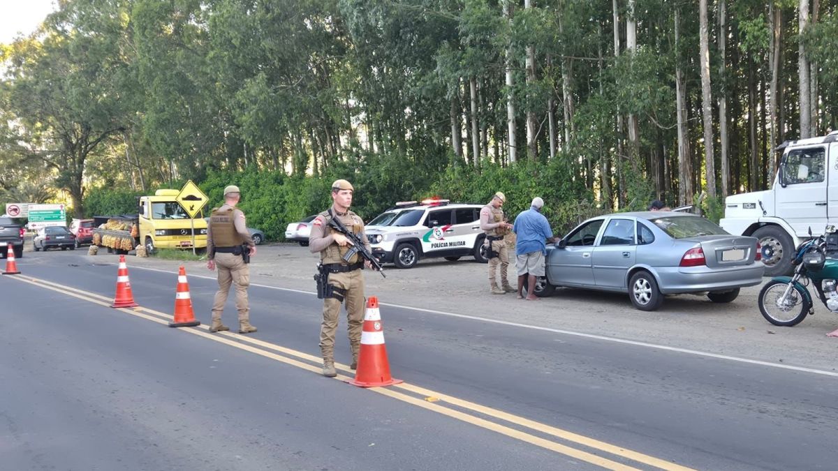 Operação Sentinela: PM reforça policiamento e ostensividade em Forquilhinha 7 WhatsApp Image 2026 03 04 at 19.16.15