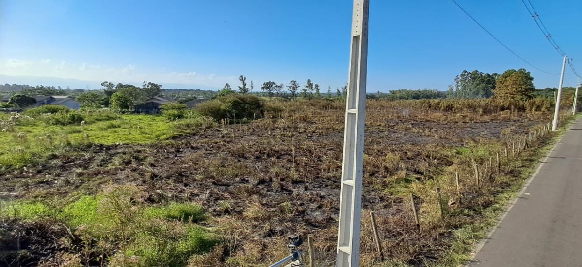 Bombeiros de Forquilhinha atuam em incêndio de grandes proporções em vegetação 6 Bombeiro