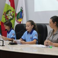 Camara de Forquilhinha empossa vereadores mirins e elege nova Mesa Diretora para 2026 2