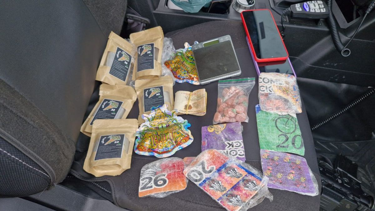 Mulher é presa com mais de 1mil micropontos de LSD no Bairro Saturno 6 WhatsApp Image 2026 06 11 at 16.53.36