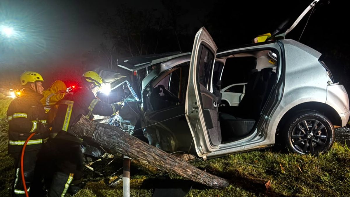 Motorista fica gravemente ferido após colisão frontal entre dois carros no Bairro Sangão 6 WhatsApp Image 2026 07 21 at 22.09.27