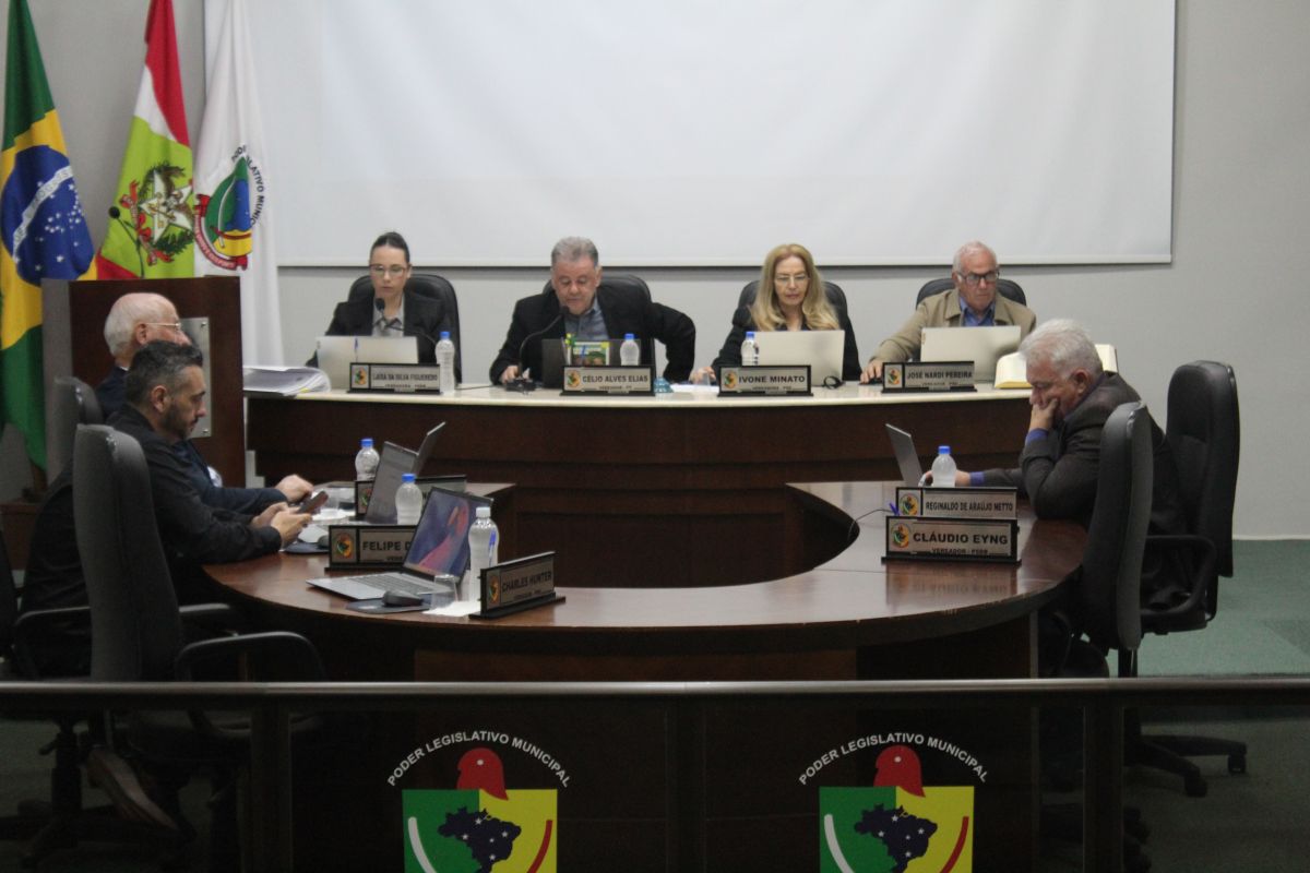 Forquilhinha regulamenta jornada de trabalho dos servidores do SAMU 6 projetos